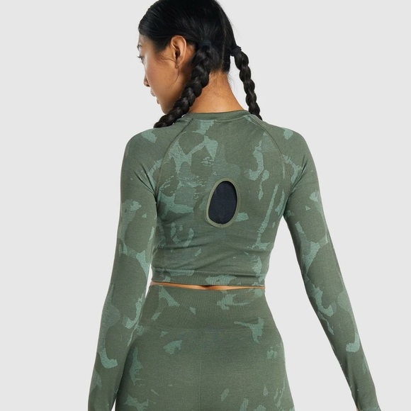 Gymshark Adapt Camo Seamless Long Sleeve Crop Top - Savanna | Green XS - Picture 2 of 5